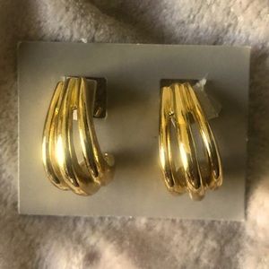 Avon vintage pierced gold triple hoop earrings